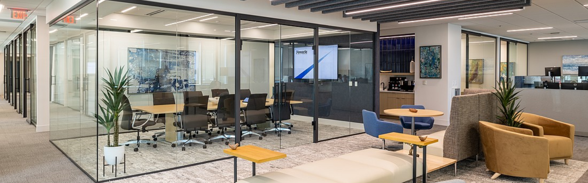 interior photo of pinnacle financials' office