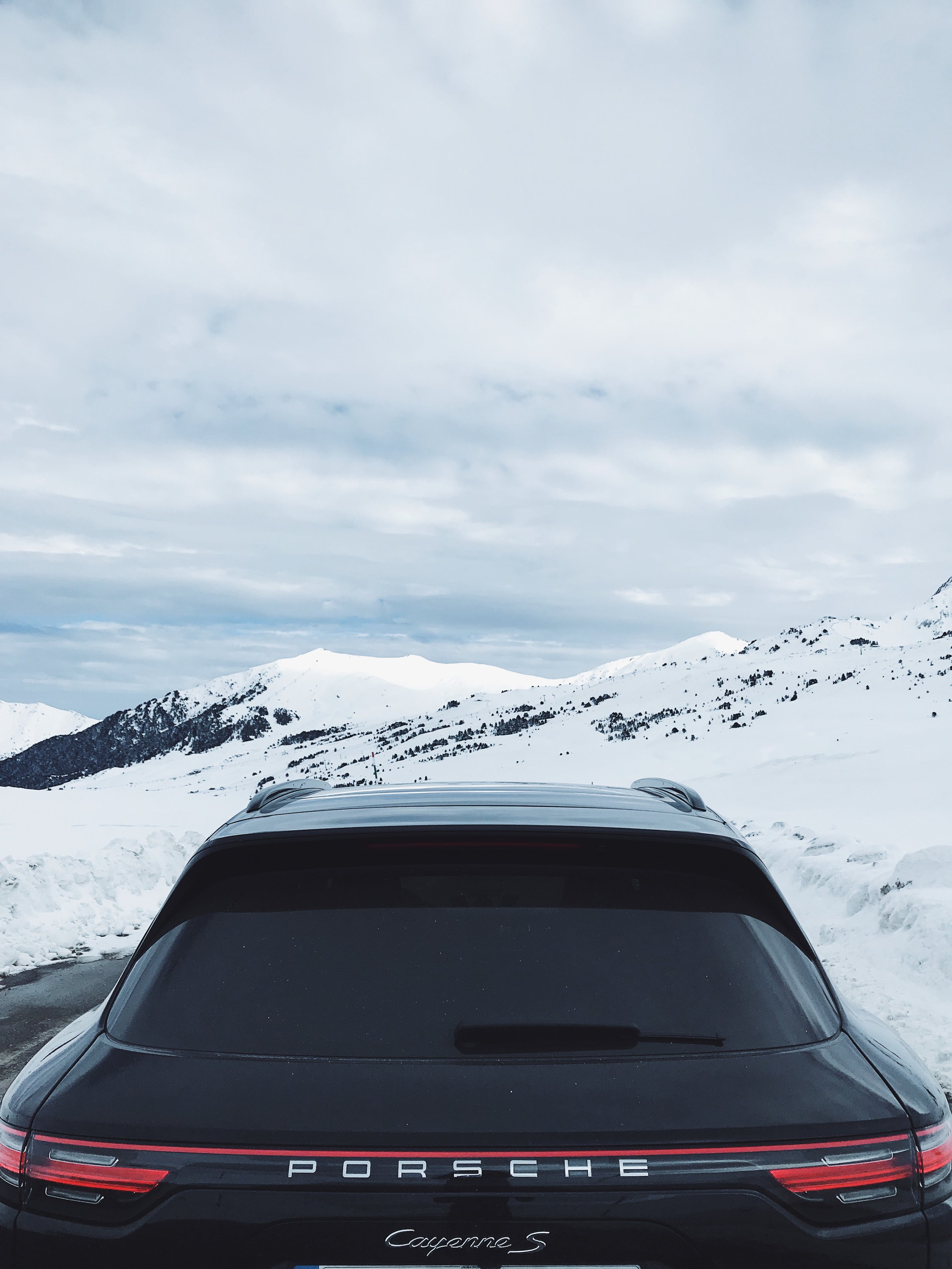 Ski Weekend with the new Porsche Cayenne