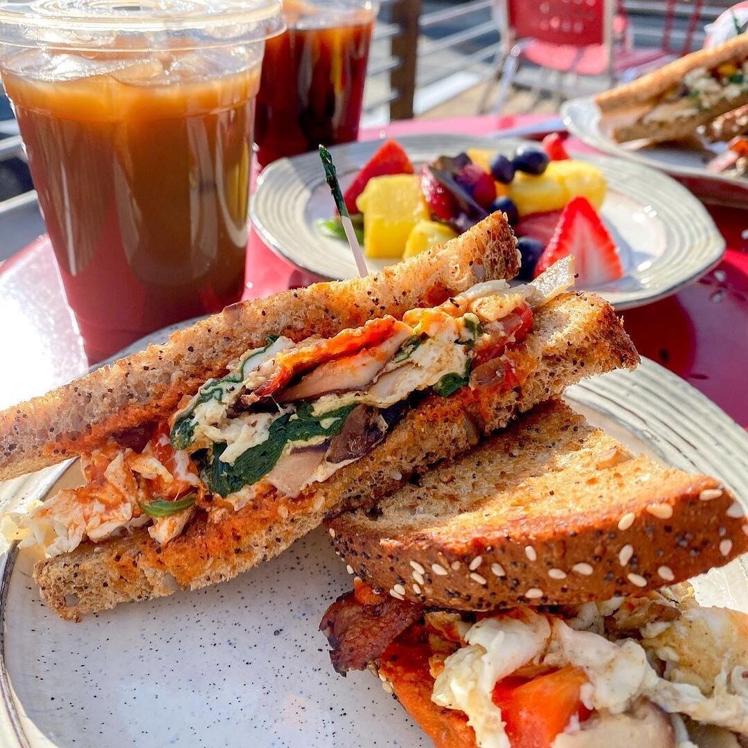 Wonder Woman Eats Her Veggies!
+ our Iced Coffee 🧊☕️with 
coffee ice cubes keeps you fueled and fabulous 🏋🏼🧘🏾
It&rsquo;s going to be a perfect patio day!
🌤Y&rsquo;all come hang with us at Grub.
.
Thanks for the great 📸
👉🏼 Posted @withregram 