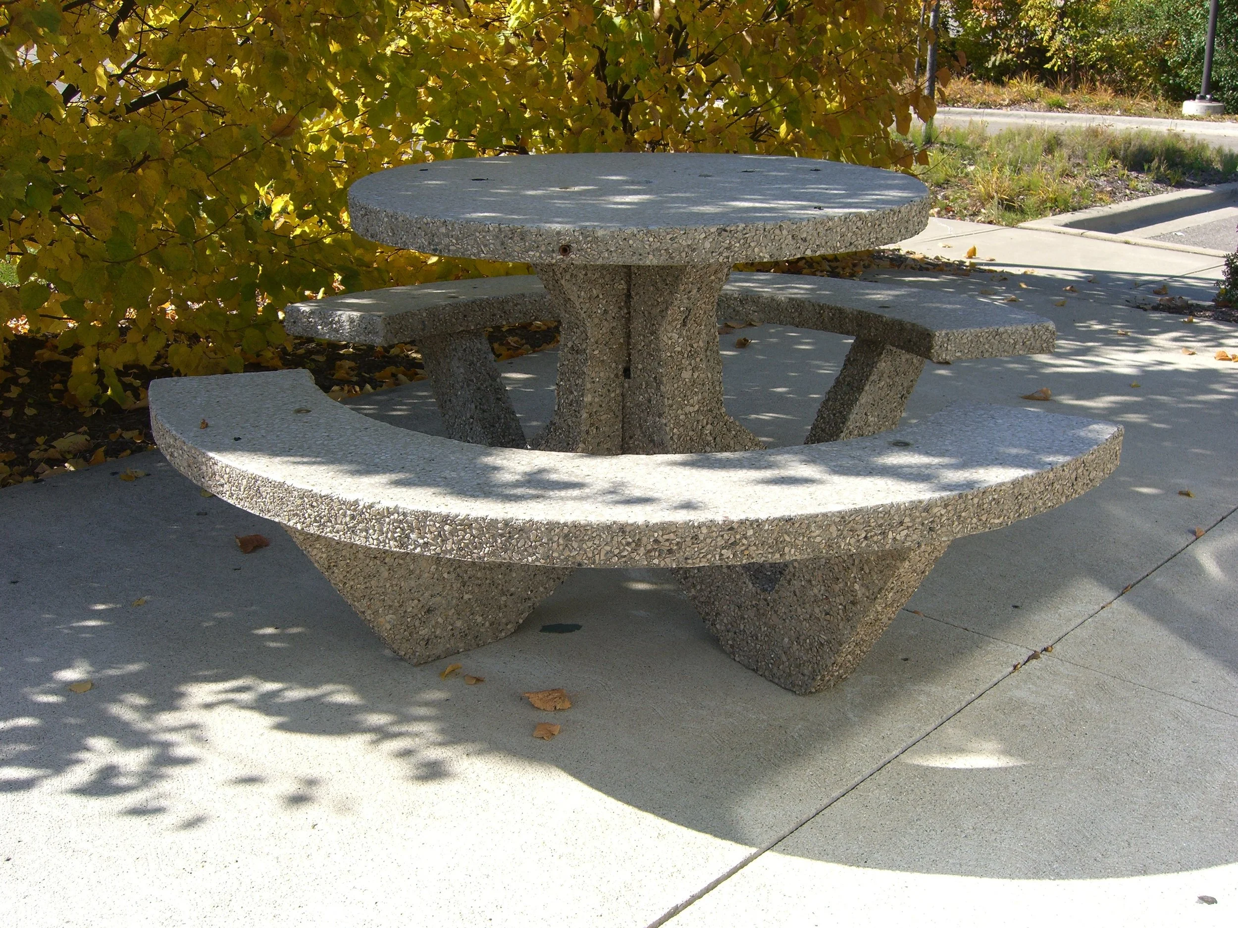 Precast Concrete Round Tables — American Eagle Precast Concrete Products