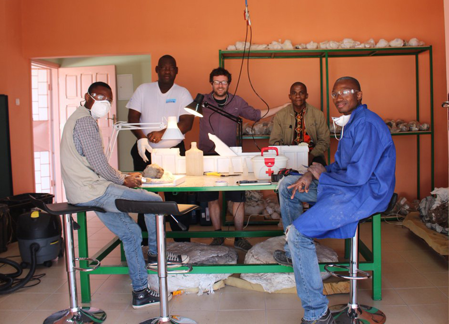 From left to right: Zanildo Macungo, Issaia Macaneta, Ricardo Araújo, Nelson Nhamutole and Albano Nhiessengo.