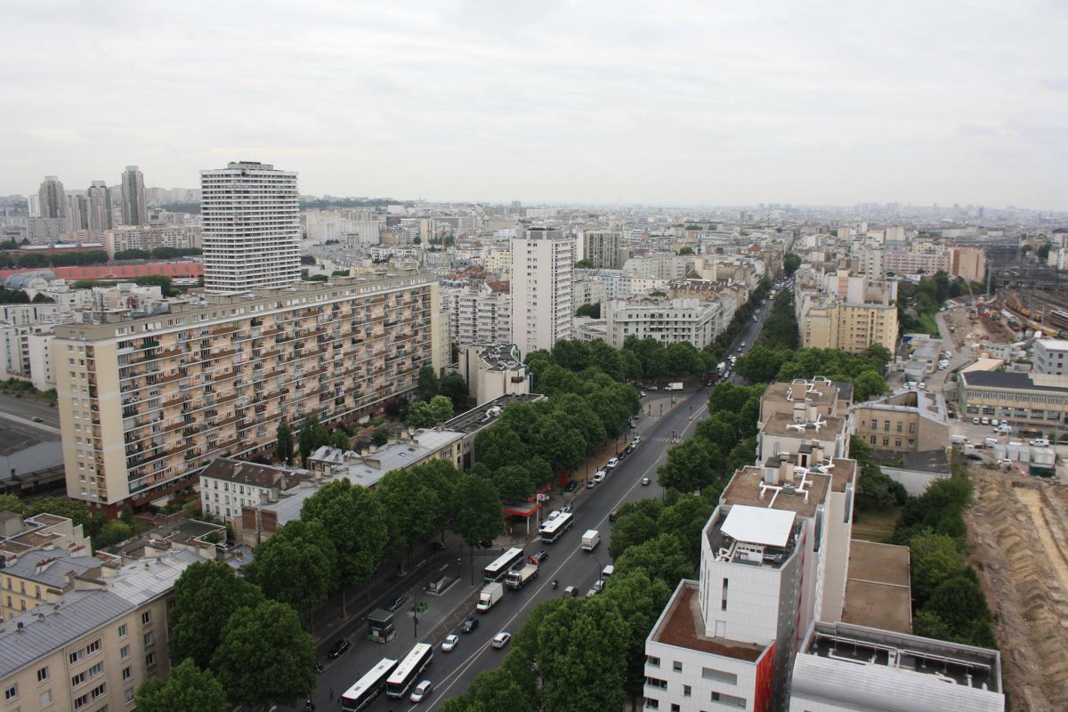 since-late-2016-cycloponics-has-grown-vegetables-in-a-37700-square-foot-farm-underneath-the-streets-of-paris.jpg