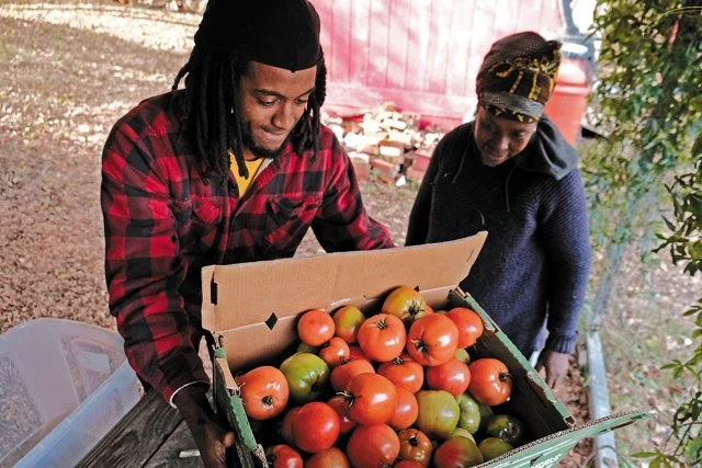 feature_urban_farming_MarkDavis_SoniaAllen_JAY_PAUL_rp0118.jpg