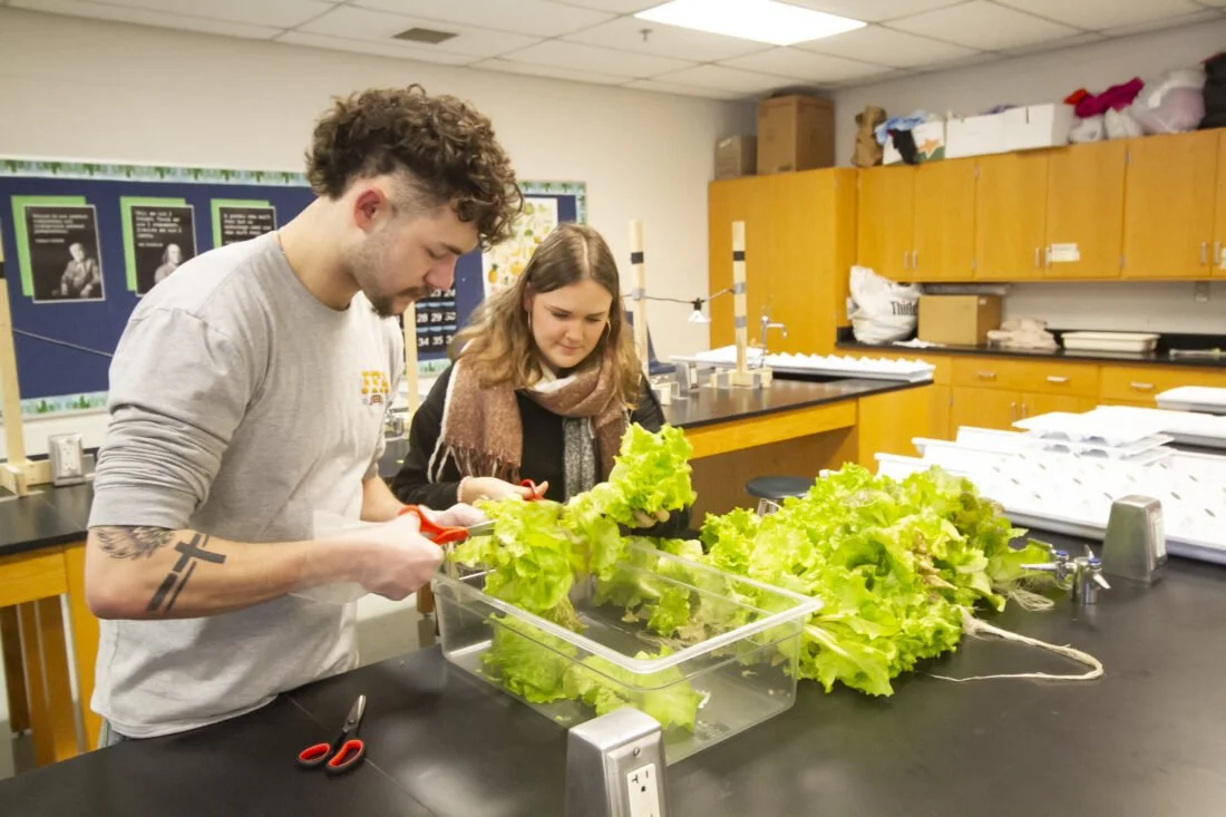 USA - MICHIGAN: Gladstone Students Practice Agriculture in Pilot Program