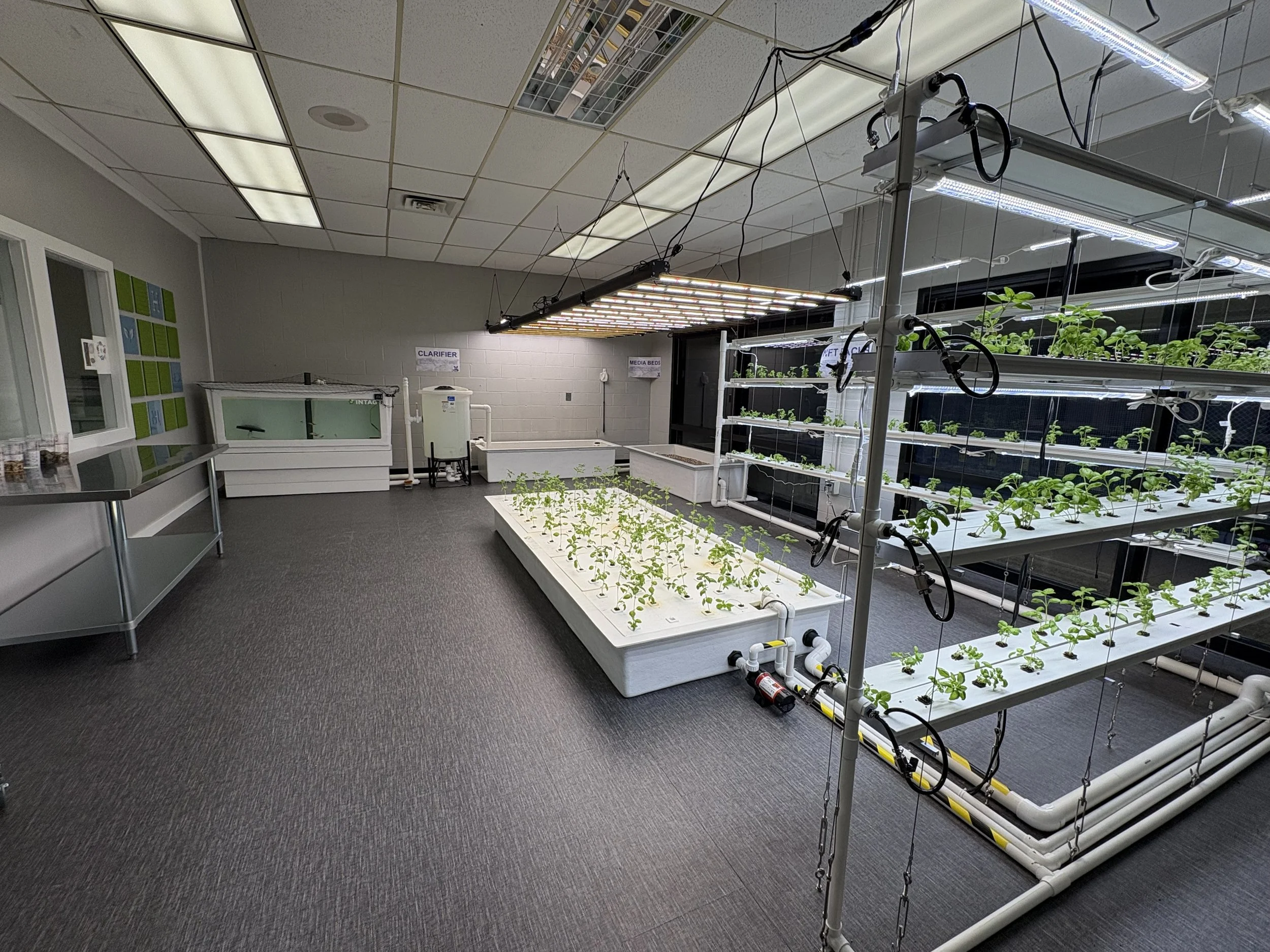 USA - NEW JERSEY: Holmdel Foundation for Educational Excellence (HFEE) and The New Aquaponics Lab at Holmdel High School