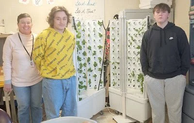 USA - MAINE: Katahdin Students Grow Fresh Greens For WHS Cafeteria With Indoor Garden