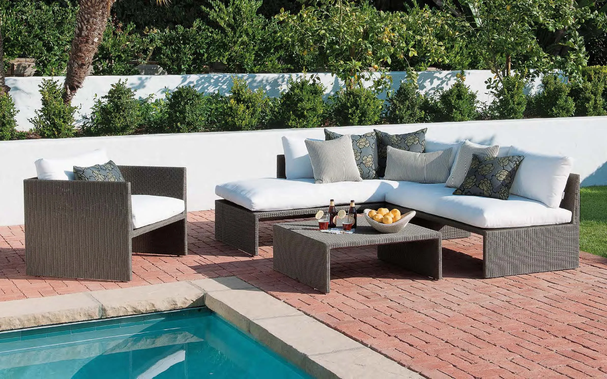Janus et Cie | Maison CE | Outdoor Furniture | To-the-Trade Only Resources | Consumer Buying Service | Designer + Architect Purchasing Service | How to Buy To the Trade