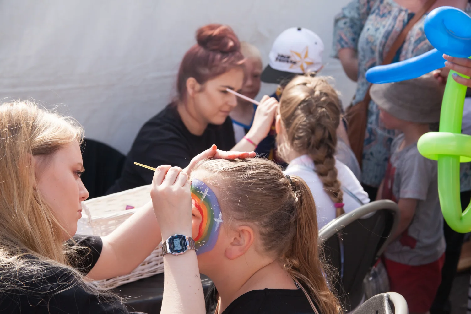 PICTORIAL_BERWICK_eyemouth-gunsgreen-extravaganza-photography-entertainment-party-event-photographer-harbour-gary-dunn-dancers-stilts-performances-speeches-day-out-summer-4693.jpg