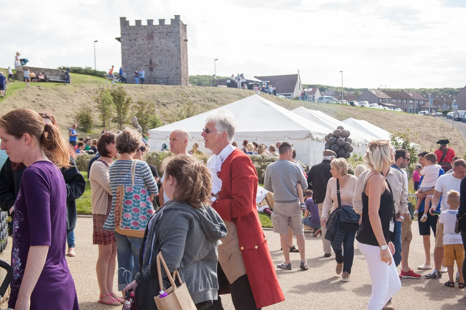 PICTORIAL_BERWICK_eyemouth-gunsgreen-extravaganza-photography-entertainment-party-event-photographer-harbour-gary-dunn-dancers-stilts-performances-speeches-day-out-summer-4682.jpg
