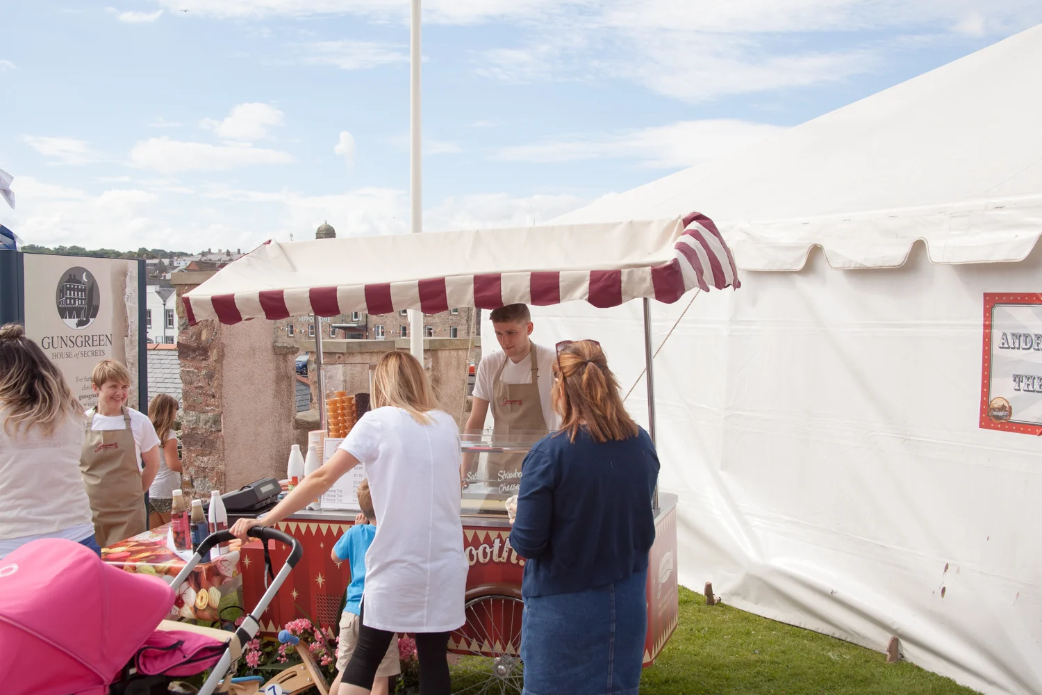 PICTORIAL_BERWICK_eyemouth-gunsgreen-extravaganza-photography-entertainment-party-event-photographer-harbour-gary-dunn-dancers-stilts-performances-speeches-day-out-summer-4613.jpg