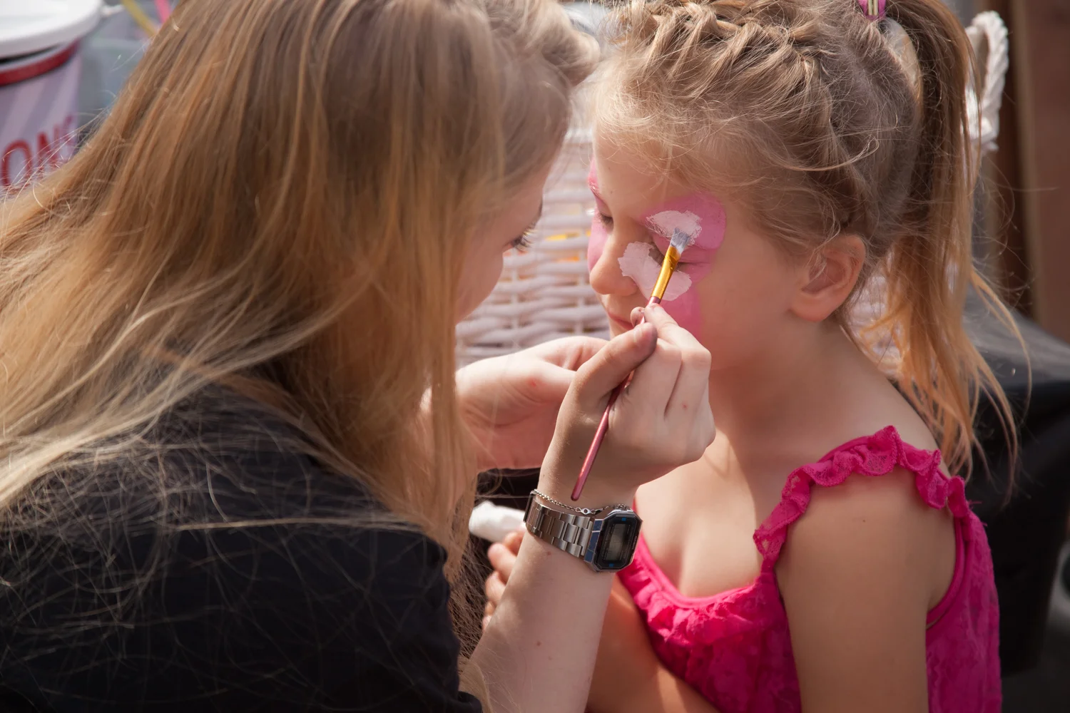 PICTORIAL_BERWICK_eyemouth-gunsgreen-extravaganza-photography-entertainment-party-event-photographer-harbour-gary-dunn-dancers-stilts-performances-speeches-day-out-summer-4555.jpg