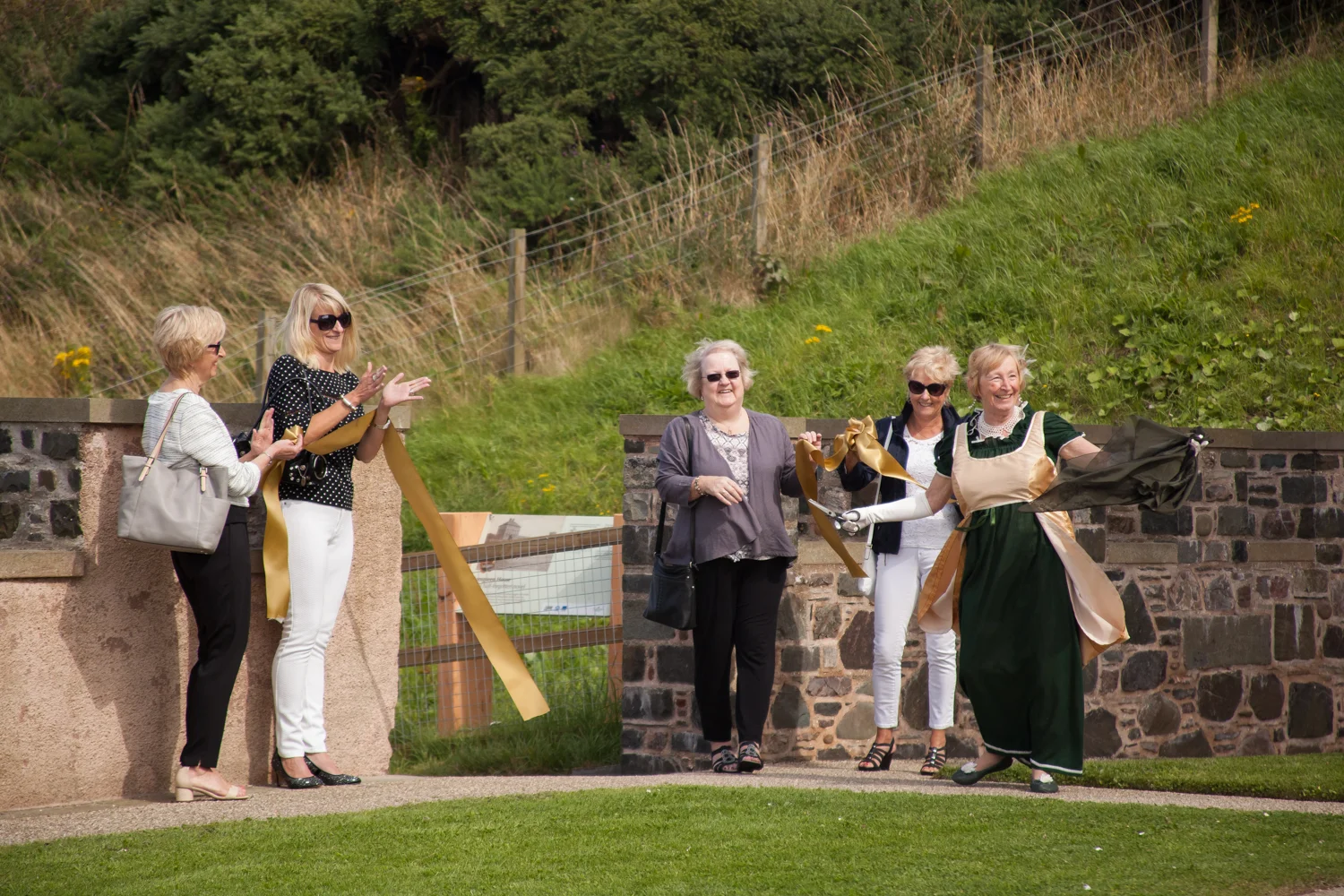 PICTORIAL_BERWICK_eyemouth-gunsgreen-extravaganza-photography-entertainment-party-event-photographer-harbour-gary-dunn-dancers-stilts-performances-speeches-day-out-summer-4537.jpg