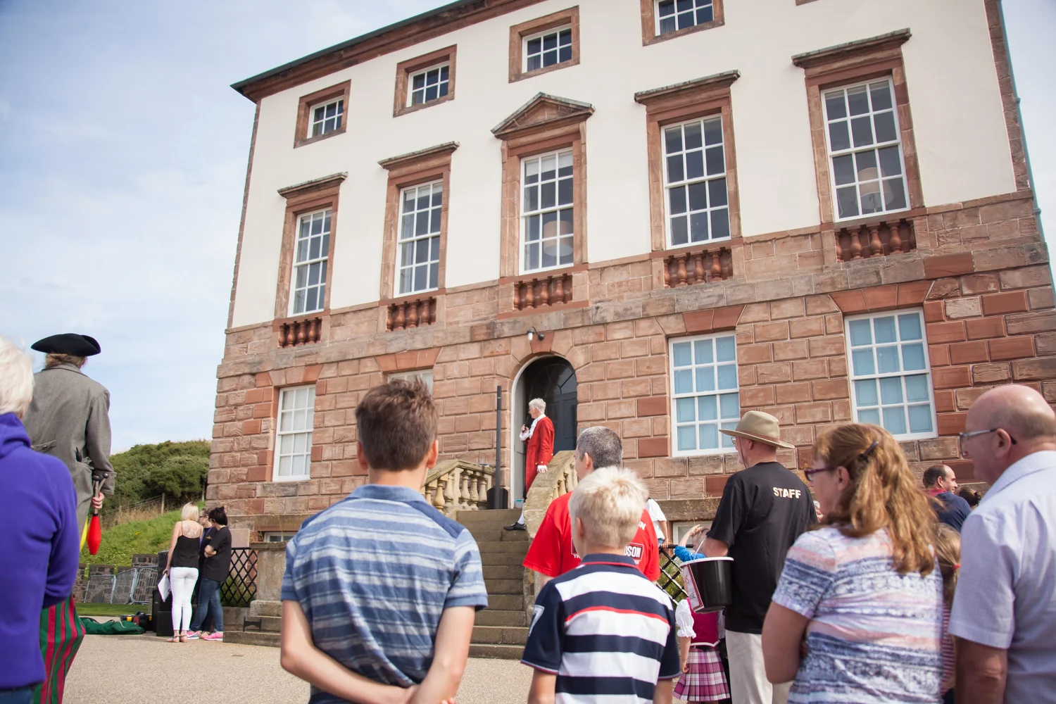 PICTORIAL_BERWICK_eyemouth-gunsgreen-extravaganza-photography-entertainment-party-event-photographer-harbour-gary-dunn-dancers-stilts-performances-speeches-day-out-summer-4532.jpg