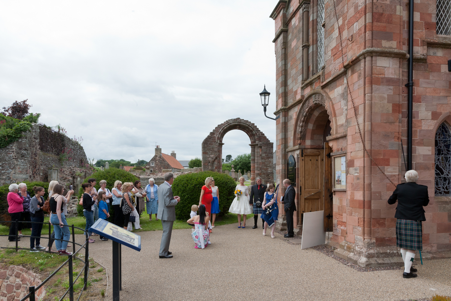 PICTORIAL_BERWICK_WEDDING_ALICE_WONDERLAND_MAD_HATTERS_FARM-9138.jpg