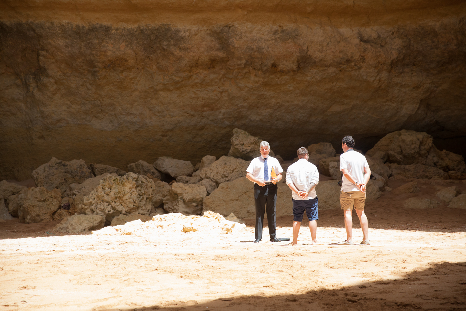 WEDDING_PORTUGAL_NOSOLOAGUA_CAVE_PICTORIAL_BERWICK-2294.jpg