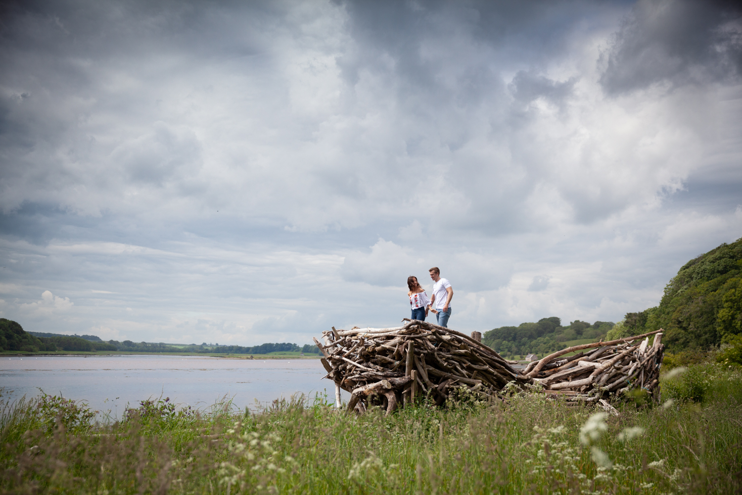 MICHAEL_ANNALISE_PRE-WEDDING_PHOTOSHOOT_BERWICK_PICTORIAL_PHOTOGRAPHY_COUPLE_RIVER_BOAT_RIVERSIDE_BRIDGES--1053.jpg