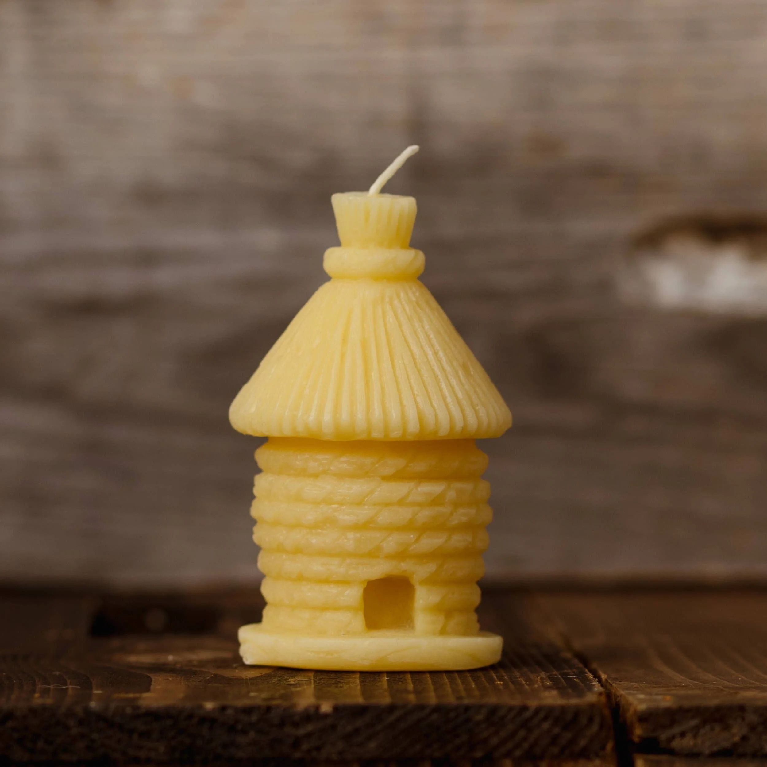 beeswax cottage candle product