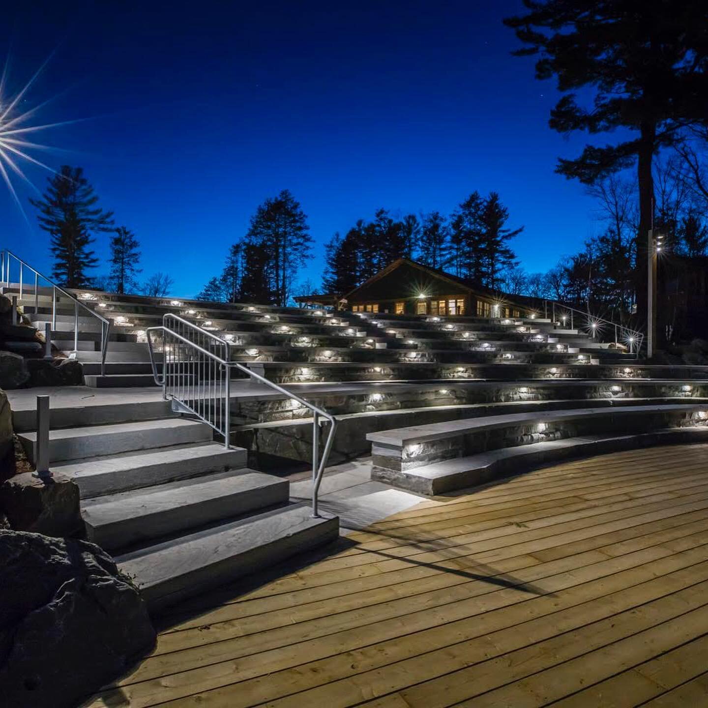 We have finished up our lighting, what do you think of this #Campitheatre at @campoochigeas ? 😍