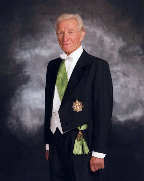 Tidligere Stormester, Halvor Holtestaul, med Storkors av Hestehoven.