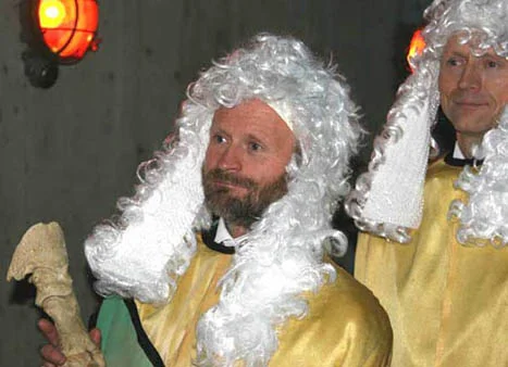 (fotograf Øyvind Tappel) De hovne Embetsmenn; Cantzler StHH Håvard Steinsholt og Ceremonimester StHH Hans Fredrik Mørk. 
