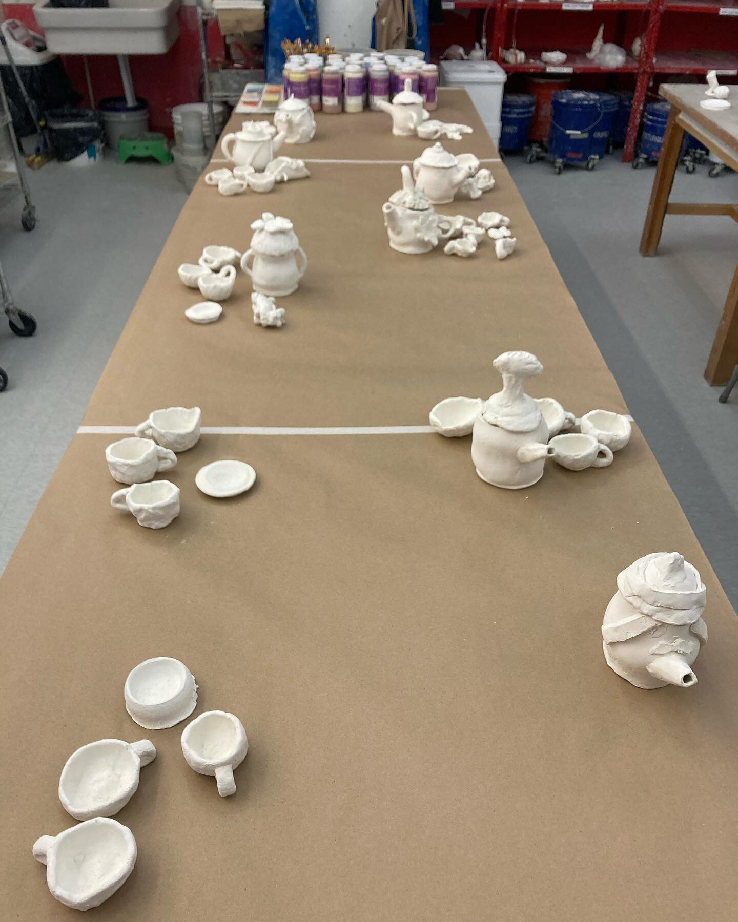 Before glazing..... after! After school hand building project and pottery led by @bohemitu ta @jordanygenao 
❤️🫖❤️🫖❤️🫖❤️
#tribecaclayworks #manhattanyouth #clay #ceramics #tribeca #sculpture #ceramicart #ceramiclove #ceramicartistsofinstagram #scu