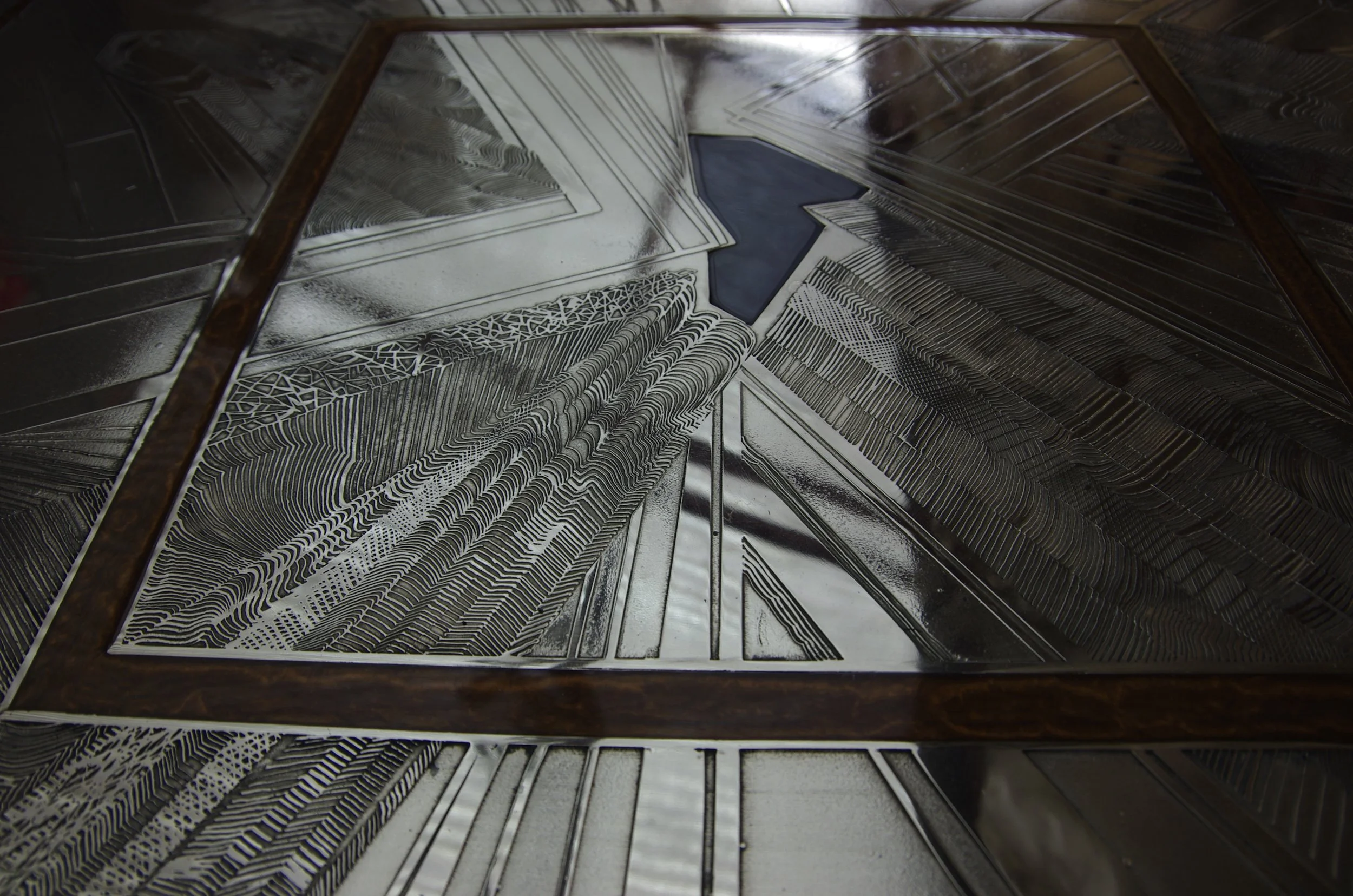 Détail Gravure table Baccarat - copyright Jean-Pierre - copie.JPG