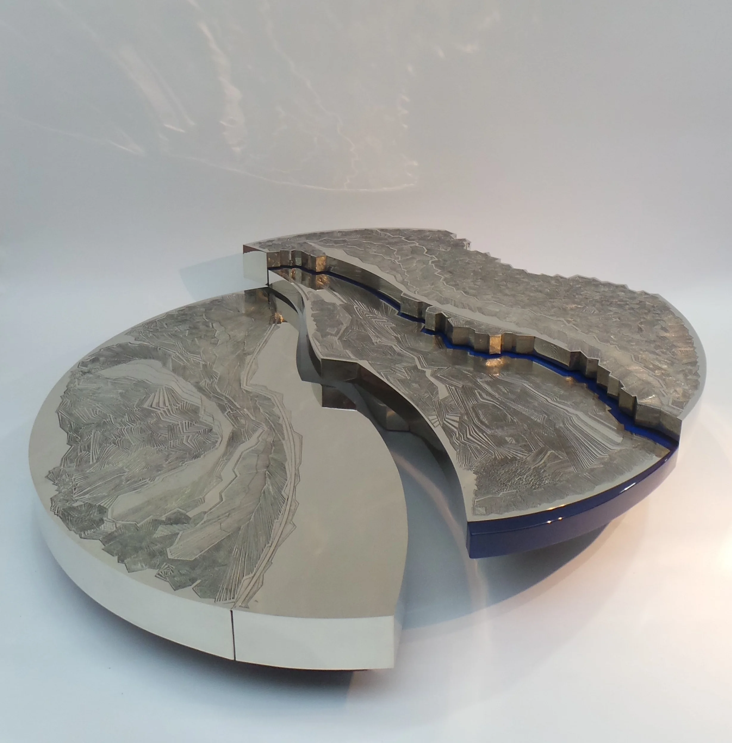 Table Hexaèdre - copyright Armand Jonckers.JPG