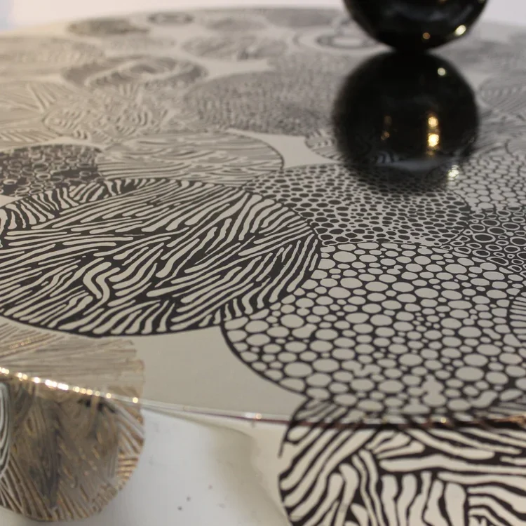 BLACK BRUGEOISE  |  Side Table