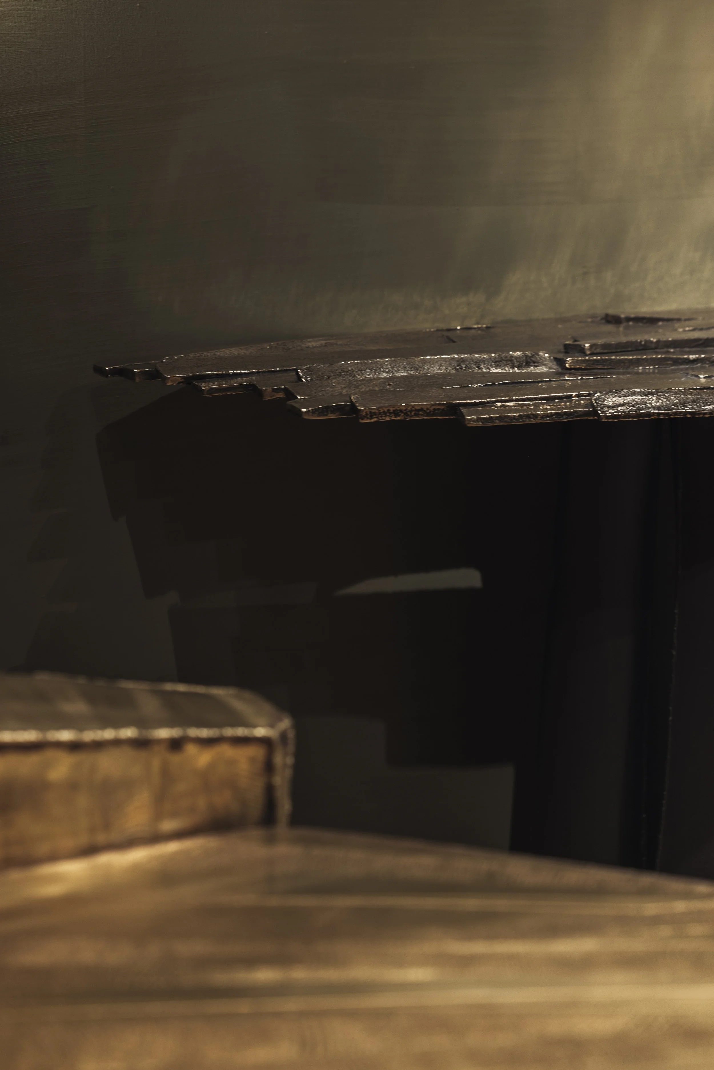 BETWEEN THE LINES  | Console table  ©MAISON JONCKERS 2025_G6A9505.jpg
