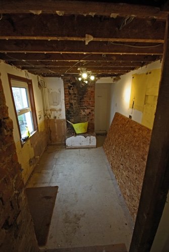 kitchen before 3.jpg
