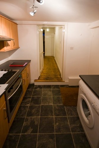 kitchen before.jpg