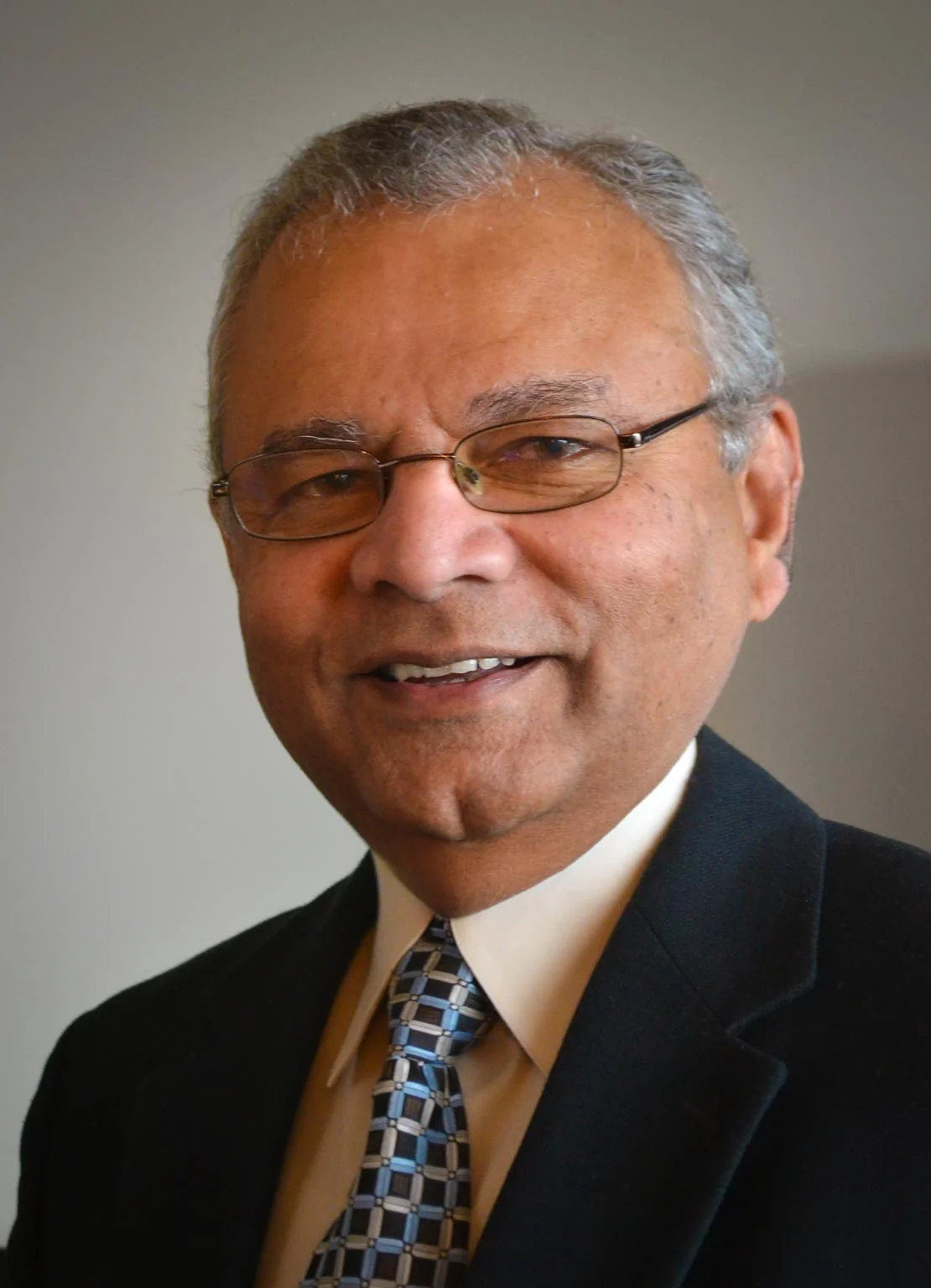 Shanta headshot 2 (1)-2.jpg