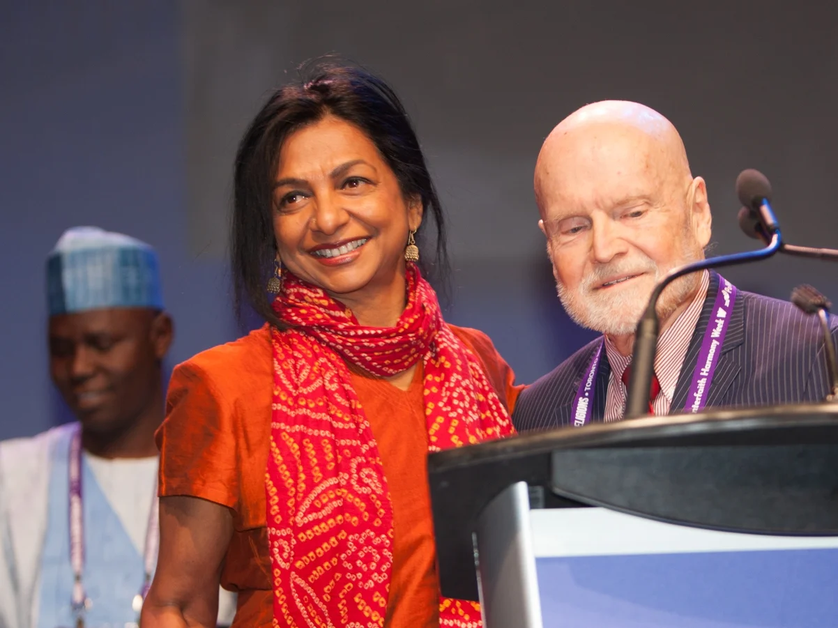 Ms. Soraya Deen accepts Paul Carus Award from President Larry Greenfield