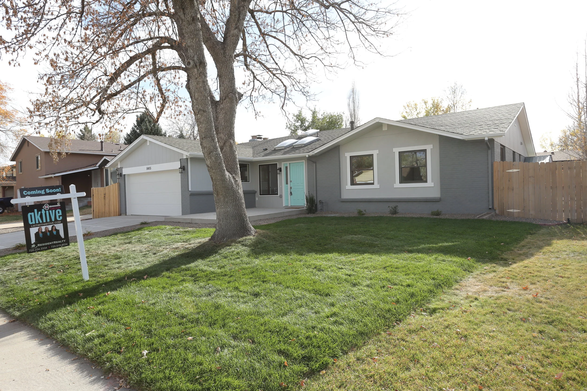 Large front yard with new sod and new flatwork
