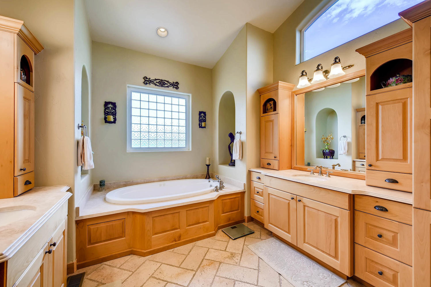 3417 Sweet Meadow Ct Mead CO-large-017-14-2nd Floor Master Bathroom-1499x1000-72dpi.jpg