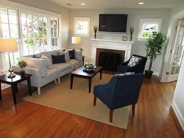 1176 Walnut St, San Carlos, CA 94070