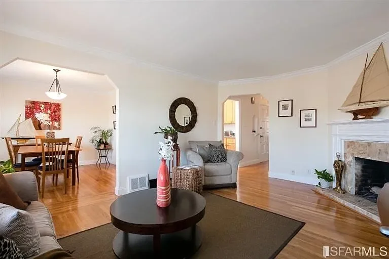 2042 42nd Ave, San Francisco, CA 94116