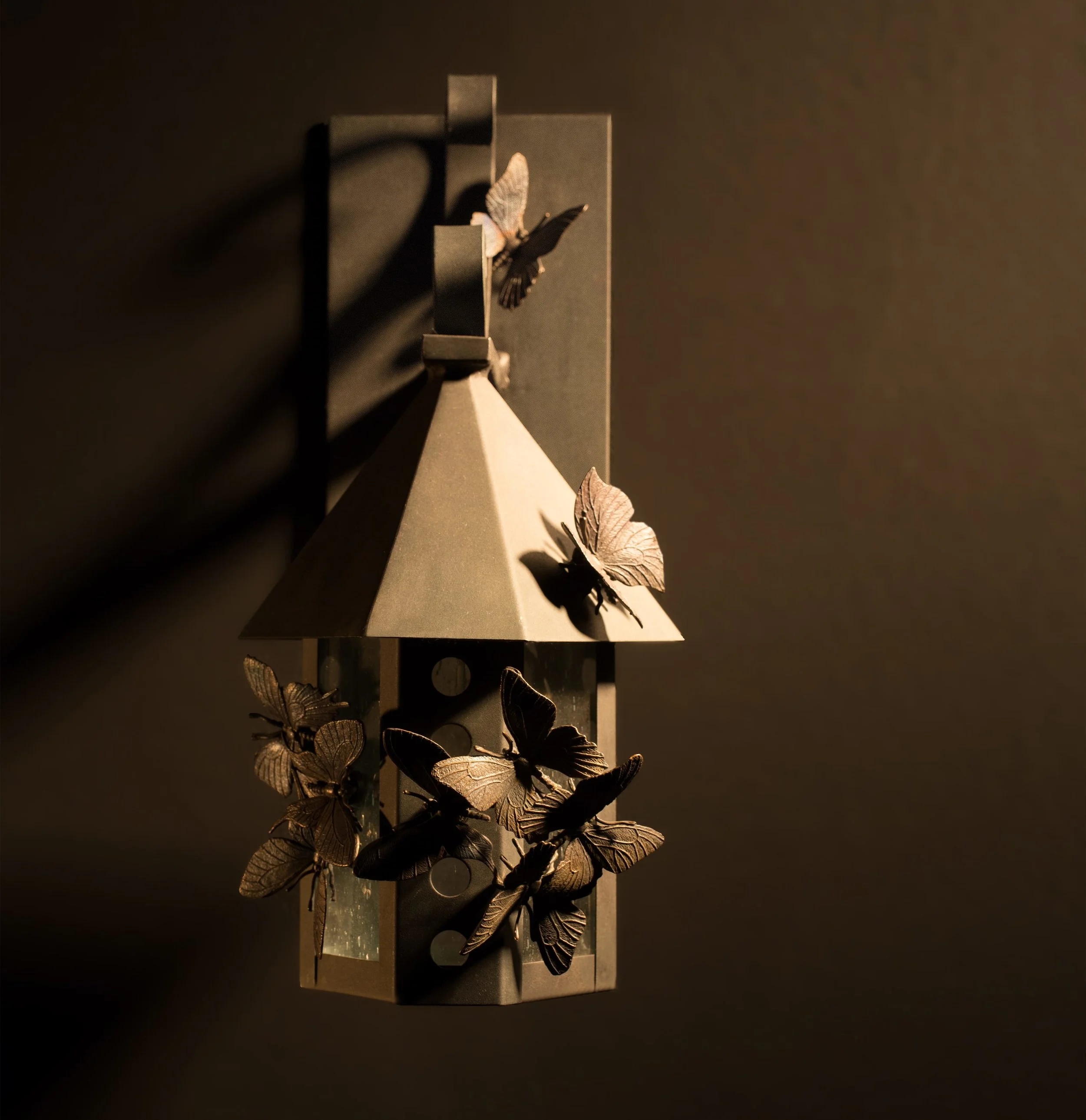 HAUNT-LANTERN-HALLWORTH.jpg