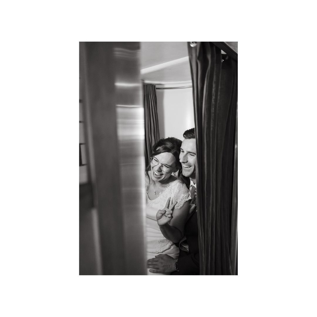 Nothing sweeter than stopping at a photo booth on your wedding day!

@bluemooneventplanning