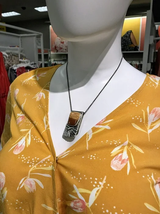 2018-05-30 MoneyClipOnMannequin-2.jpg