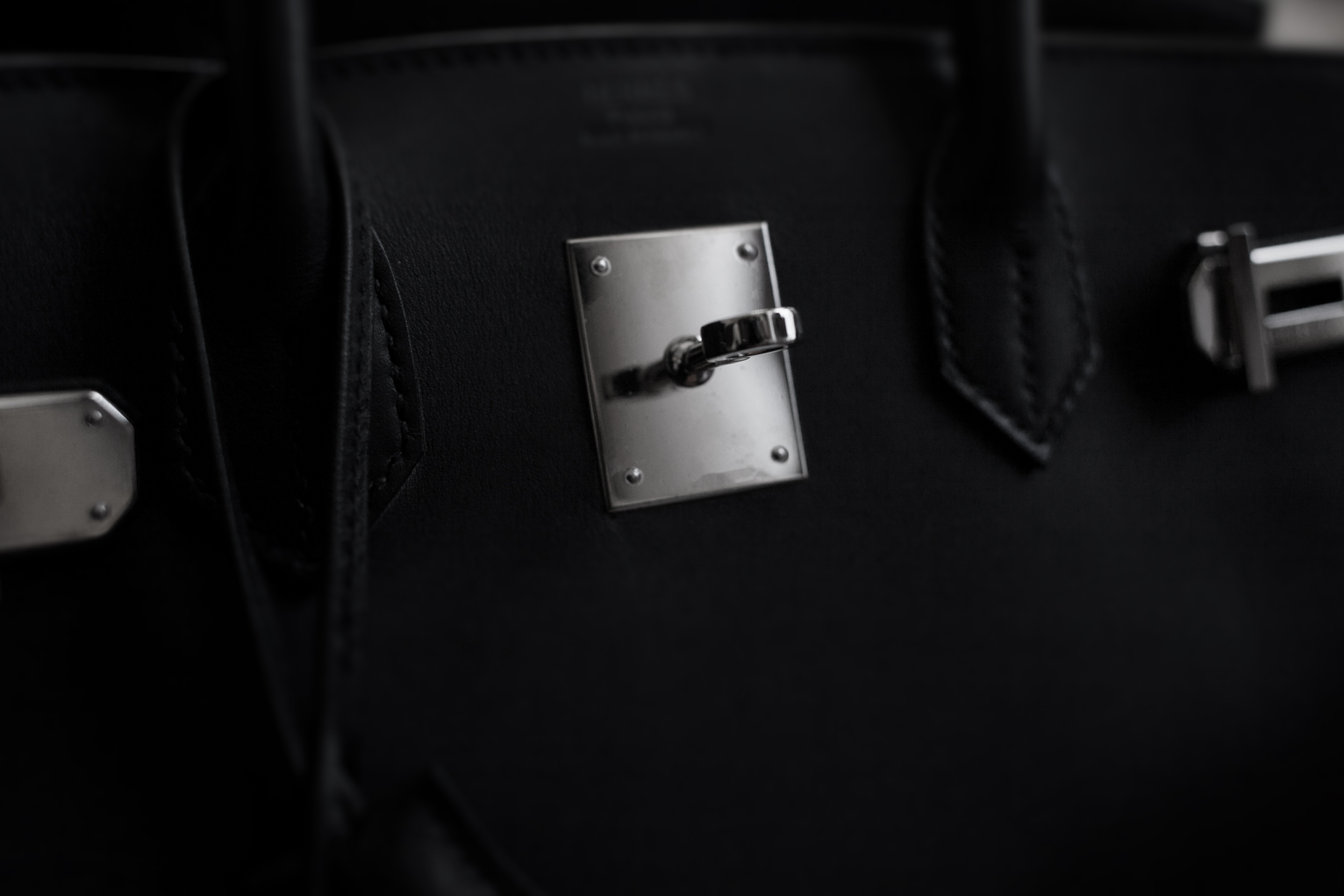 𝐁𝐍𝐂𝐓👜]💛 LV On My Side Bag Hardware Protective Sticker Film