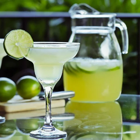 Martini Tall Glasses with Curves