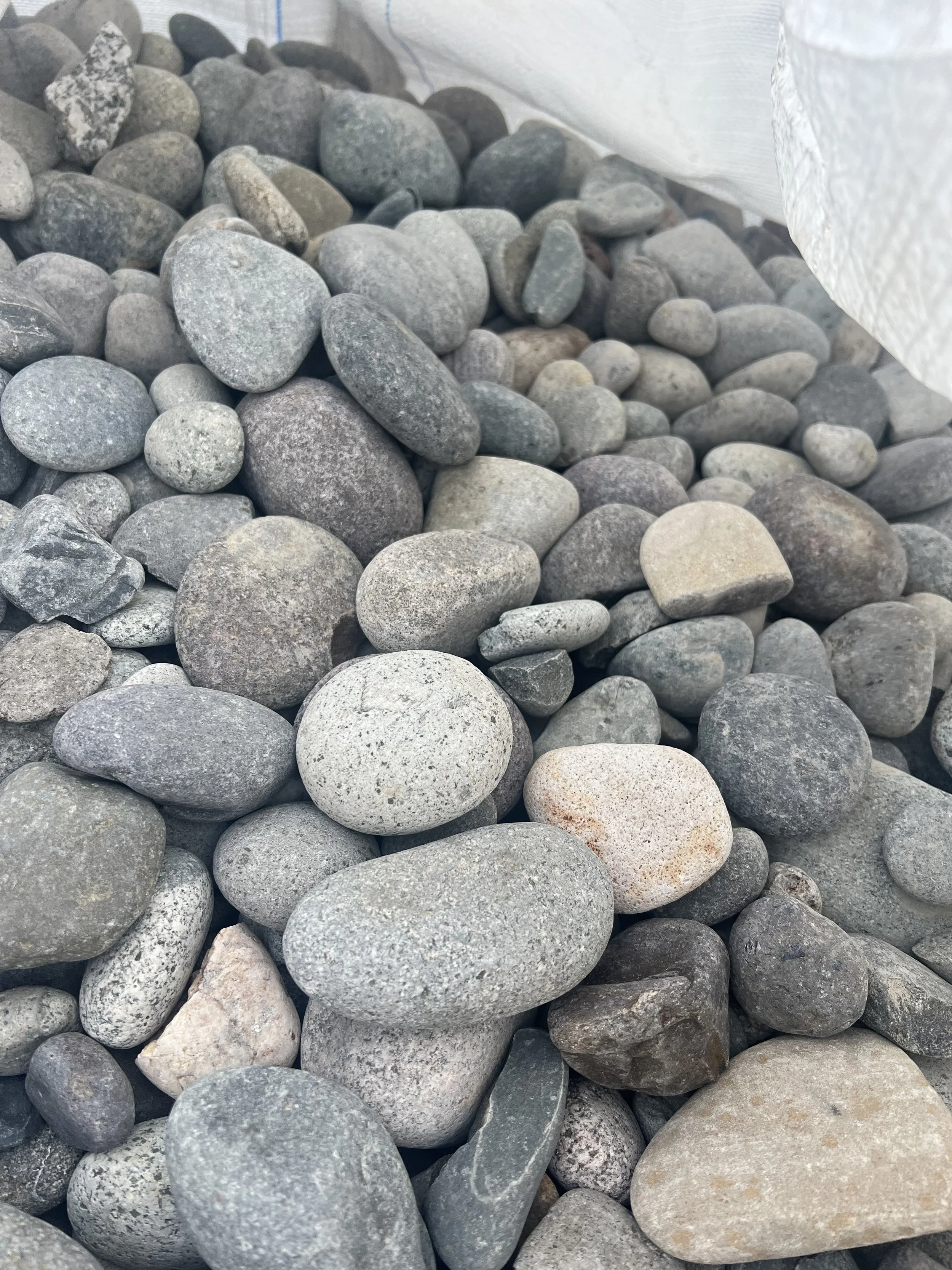 Mesa Grey River Rock