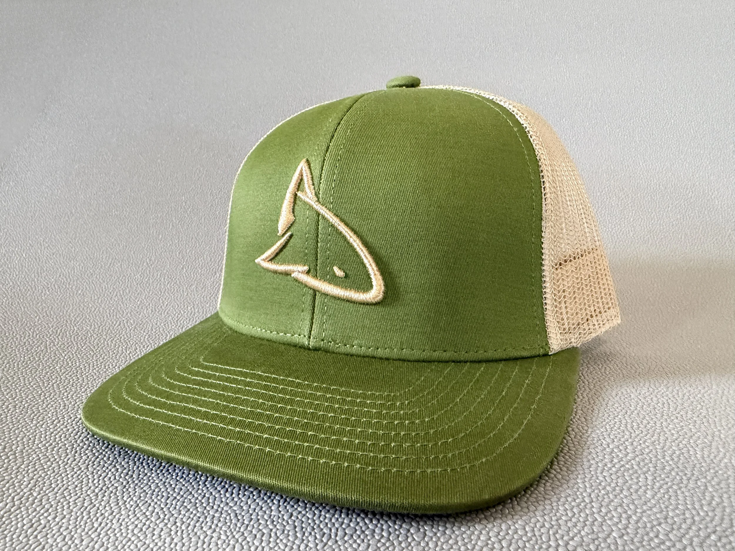 sdm-shark-logo-trucker-cap-green-cream.jpg