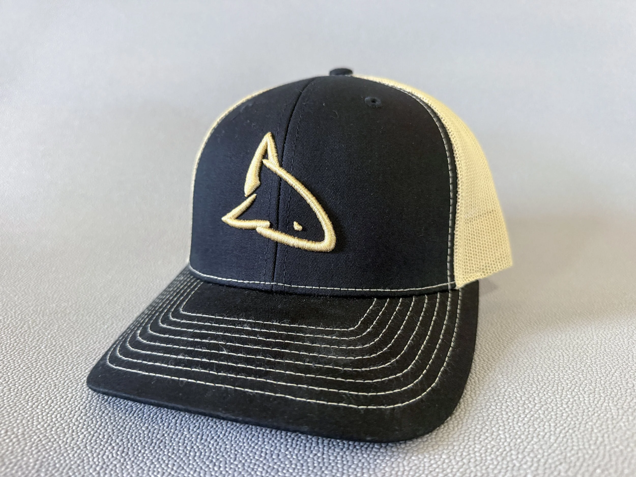 sdm-shark-logo-trucker-cap-black-tan.jpg
