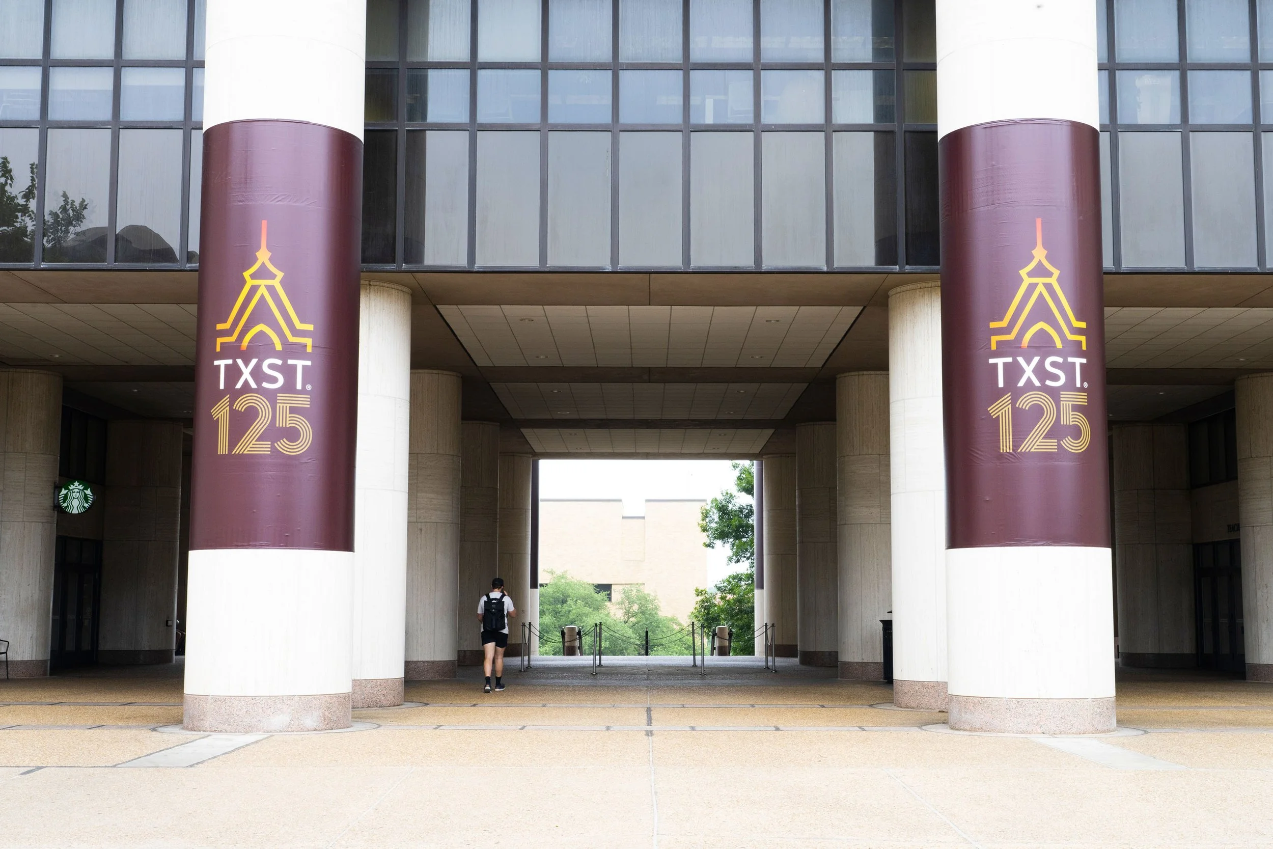 p24-46-Banners28.jpg
