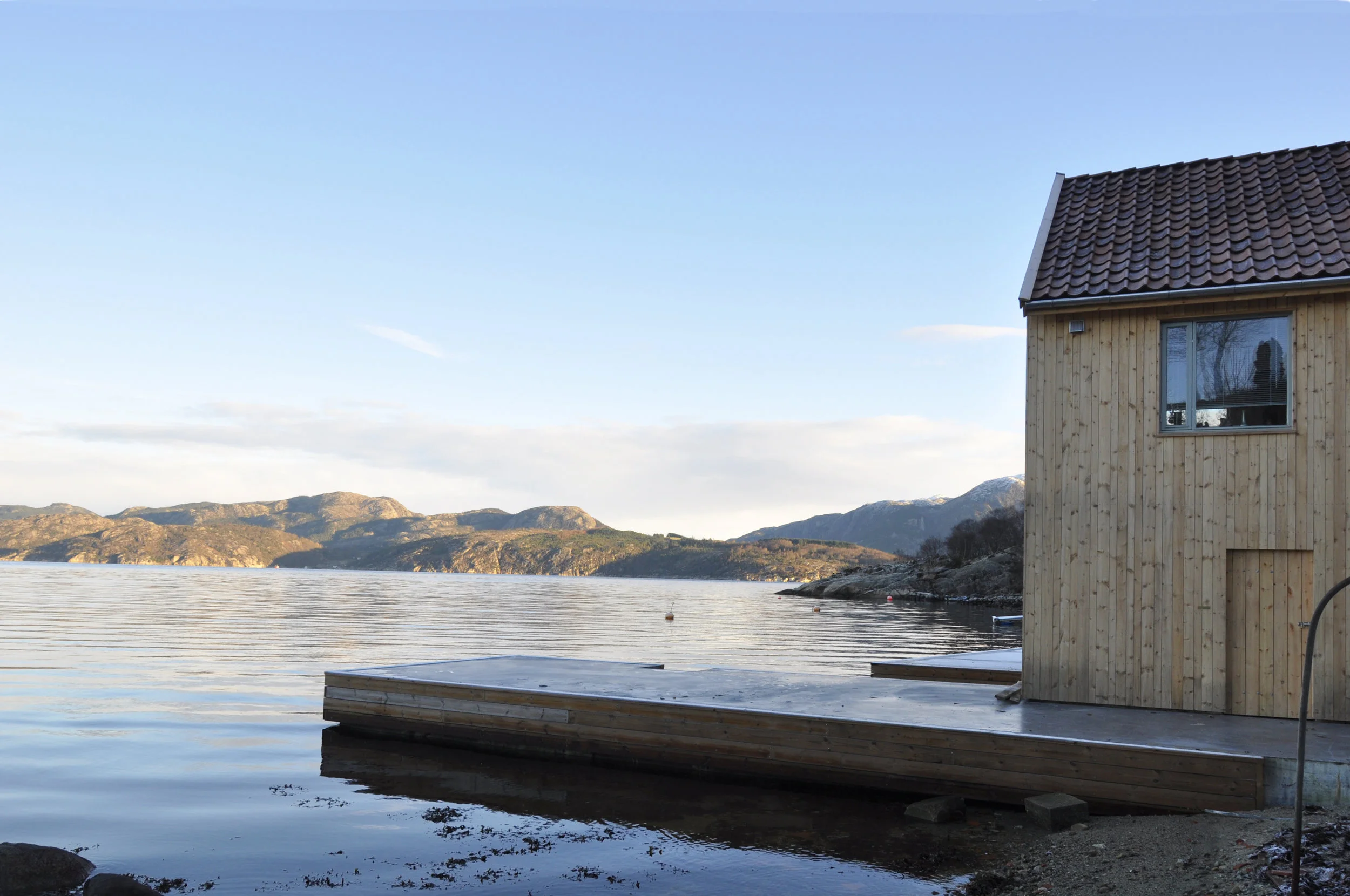 SV_09_høle_etter_sjøen.jpg