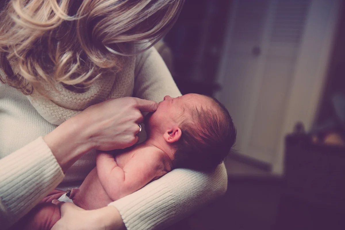 mother-postpartum-weight-loss.jpg
