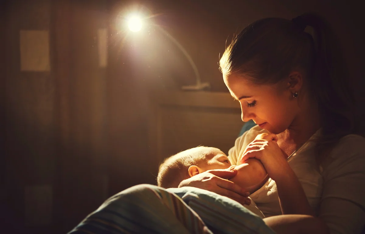 mom-baby-breastfeeding.jpg