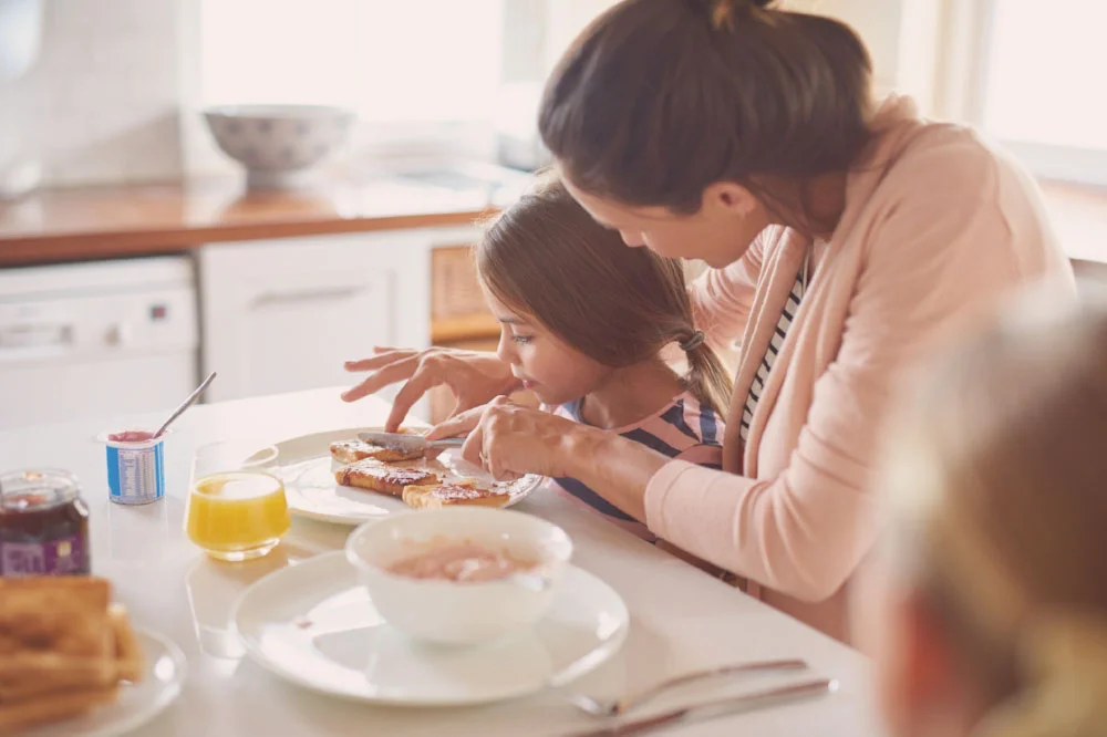 mama-child-kitchen.jpg